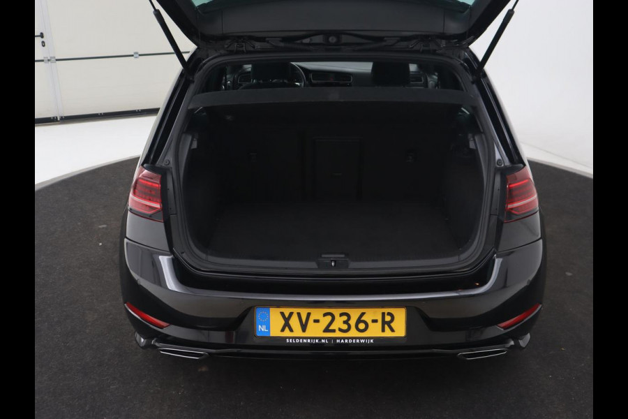 Volkswagen Golf 1.5 R Line | Automaat | Full LED | Keyless | Navigatie | Sportstoelen | 19'' | Parkeerhulp | Climate control | Cruise control | Bluetooth