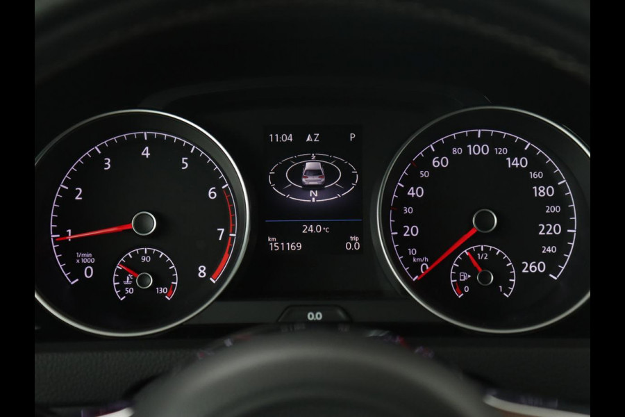 Volkswagen Golf 1.5 R Line | Automaat | Full LED | Keyless | Navigatie | Sportstoelen | 19'' | Parkeerhulp | Climate control | Cruise control | Bluetooth
