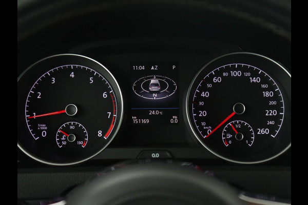 Volkswagen Golf 1.5 R Line | Automaat | Full LED | Keyless | Navigatie | Sportstoelen | 19'' | Parkeerhulp | Climate control | Cruise control | Bluetooth