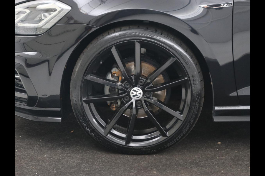Volkswagen Golf 1.5 R Line | Automaat | Full LED | Keyless | Navigatie | Sportstoelen | 19'' | Parkeerhulp | Climate control | Cruise control | Bluetooth