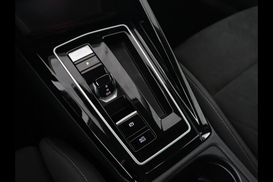 Volkswagen Golf 1.4 eHybrid Style | Massage | Carplay | Sfeerverlichting | Navigatie | Memory | Adaptive cruise | Parkeerhulp | ergoActive | LED Plus | Climate control | PHEV | Plug In