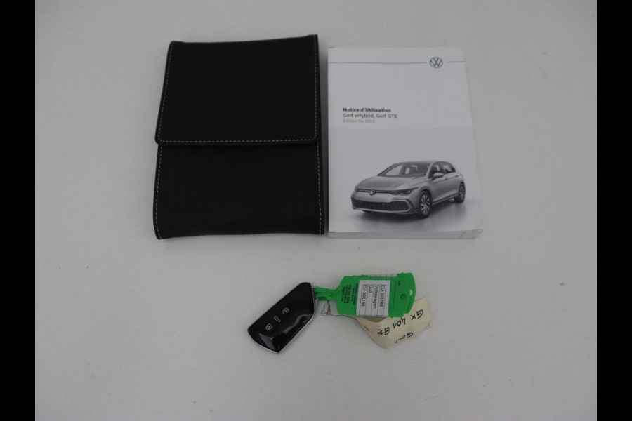 Volkswagen Golf 1.4 eHybrid Style | Massage | Carplay | Sfeerverlichting | Navigatie | Memory | Adaptive cruise | Parkeerhulp | ergoActive | LED Plus | Climate control | PHEV | Plug In