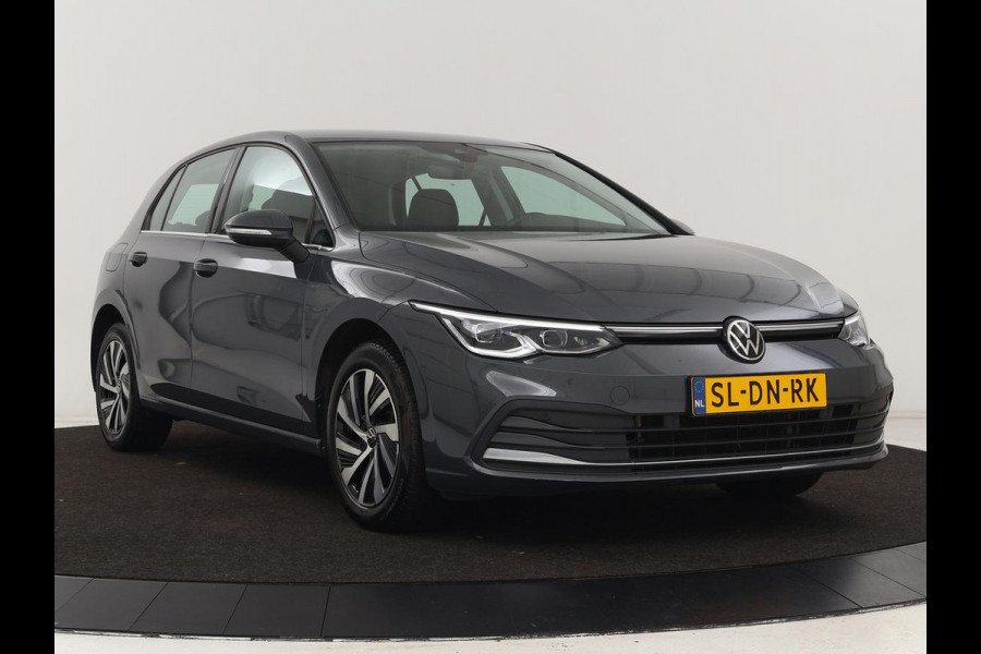 Volkswagen Golf 1.4 eHybrid Style | Massage | Carplay | Sfeerverlichting | Navigatie | Memory | Adaptive cruise | Parkeerhulp | ergoActive | LED Plus | Climate control | PHEV | Plug In