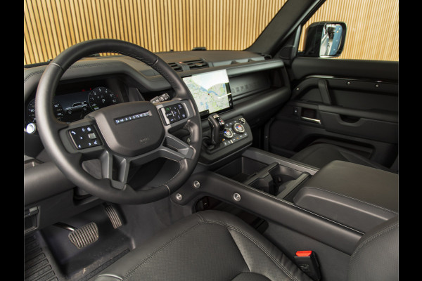 Land Rover Defender 110 2.0 P300e 110 X-Dynamic HSE URBAN