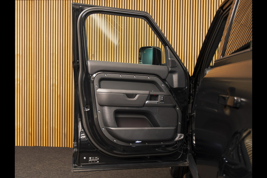Land Rover Defender 110 2.0 P300e 110 X-Dynamic HSE URBAN