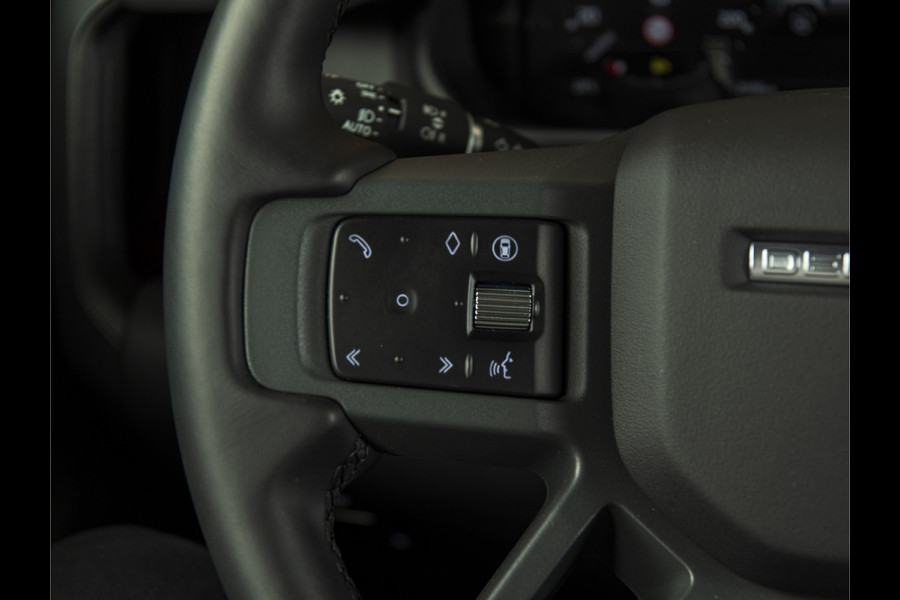 Land Rover Defender 110 2.0 P300e 110 X-Dynamic HSE URBAN