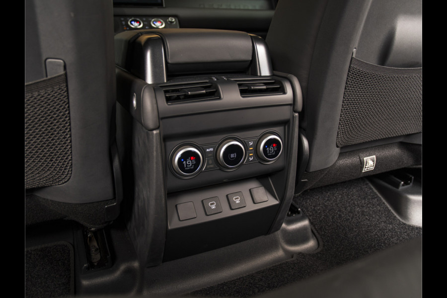 Land Rover Defender 110 2.0 P300e 110 X-Dynamic HSE URBAN
