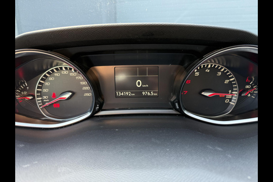 Peugeot 308 SW 1.2 PureTech Tech Edition 2e Eigenaar,Camera,Clima,Cruise,6 Bak,PDC V+A,Carplay,Pano,Dealer onderhouden,131pk,Elek ramen,N.A.P,APK tot 04-2026
