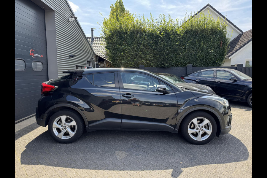 Toyota C-HR 1.8 Hybrid Dynamic | Navigatie | Camera | DAB | Cruise Control | Lichtmetalen Velgen |
