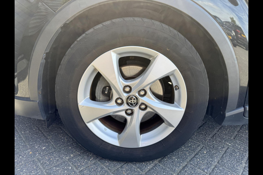 Toyota C-HR 1.8 Hybrid Dynamic | Navigatie | Camera | DAB | Cruise Control | Lichtmetalen Velgen |