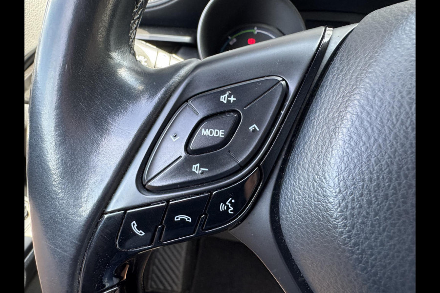 Toyota C-HR 1.8 Hybrid Dynamic | Navigatie | Camera | DAB | Cruise Control | Lichtmetalen Velgen |