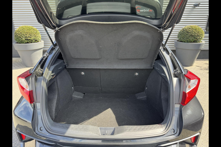 Toyota C-HR 1.8 Hybrid Dynamic | Navigatie | Camera | DAB | Cruise Control | Lichtmetalen Velgen |