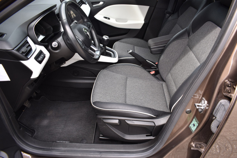 Renault Clio 1.0 TCe Intens / Keyless / Parkeerhulp / Camera / Bluetooth / BOSE stereo / Start- stop