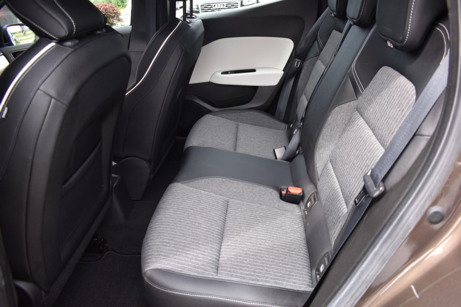Renault Clio 1.0 TCe Intens / Keyless / Parkeerhulp / Camera / Bluetooth / BOSE stereo / Start- stop
