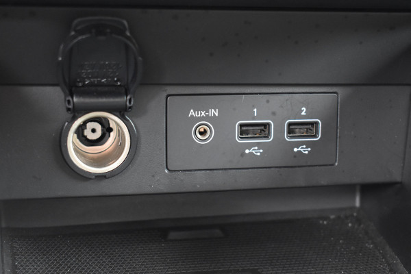 Renault Clio 1.0 TCe Intens / Keyless / Parkeerhulp / Camera / Bluetooth / BOSE stereo / Start- stop