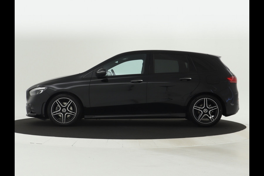 Mercedes-Benz B-Klasse 180 AMG Line LIMITED Edition | Nightpakket | Keyless-Go comfortpakket | Parkeerpakket met achteruitrijcamera | USB-pakket plus | Sfeerverlichting | Dodehoekassistent | EASY PACK achterklep |