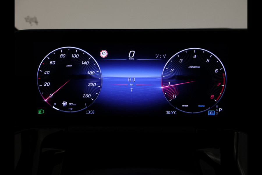 Mercedes-Benz B-Klasse 180 AMG Line LIMITED Edition | Nightpakket | Keyless-Go comfortpakket | Parkeerpakket met achteruitrijcamera | USB-pakket plus | Sfeerverlichting | Dodehoekassistent | EASY PACK achterklep |