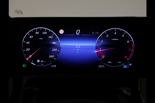 Mercedes-Benz B-Klasse 180 AMG Line LIMITED Edition | Nightpakket | Keyless-Go comfortpakket | Parkeerpakket met achteruitrijcamera | USB-pakket plus | Sfeerverlichting | Dodehoekassistent | EASY PACK achterklep |
