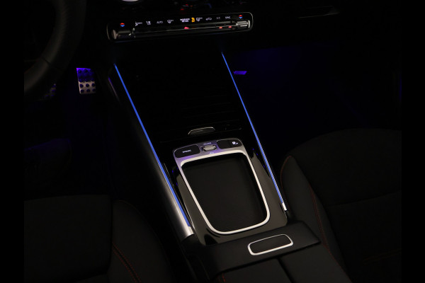 Mercedes-Benz B-Klasse 180 AMG Line LIMITED Edition | Nightpakket | Keyless-Go comfortpakket | Parkeerpakket met achteruitrijcamera | USB-pakket plus | Sfeerverlichting | Dodehoekassistent | EASY PACK achterklep |