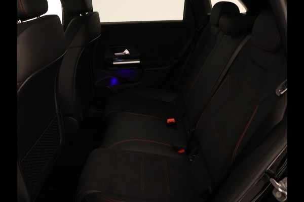 Mercedes-Benz B-Klasse 180 AMG Line LIMITED Edition | Nightpakket | Keyless-Go comfortpakket | Parkeerpakket met achteruitrijcamera | USB-pakket plus | Sfeerverlichting | Dodehoekassistent | EASY PACK achterklep |