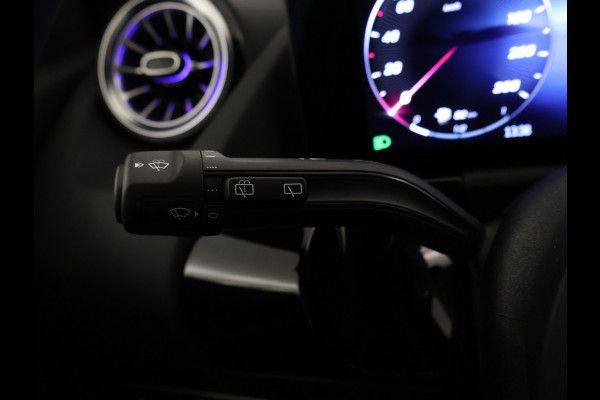 Mercedes-Benz B-Klasse 180 AMG Line LIMITED Edition | Nightpakket | Keyless-Go comfortpakket | Parkeerpakket met achteruitrijcamera | USB-pakket plus | Sfeerverlichting | Dodehoekassistent | EASY PACK achterklep |