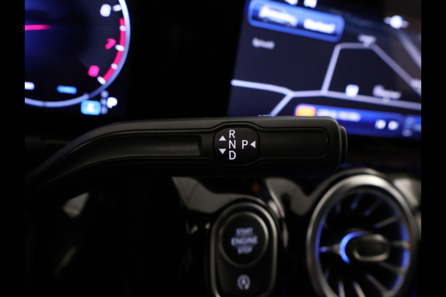 Mercedes-Benz B-Klasse 180 AMG Line LIMITED Edition | Nightpakket | Keyless-Go comfortpakket | Parkeerpakket met achteruitrijcamera | USB-pakket plus | Sfeerverlichting | Dodehoekassistent | EASY PACK achterklep |
