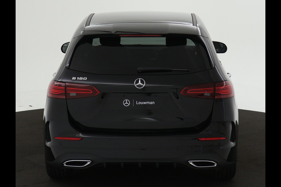 Mercedes-Benz B-Klasse 180 AMG Line LIMITED Edition | Nightpakket | Keyless-Go comfortpakket | Parkeerpakket met achteruitrijcamera | USB-pakket plus | Sfeerverlichting | Dodehoekassistent | EASY PACK achterklep |