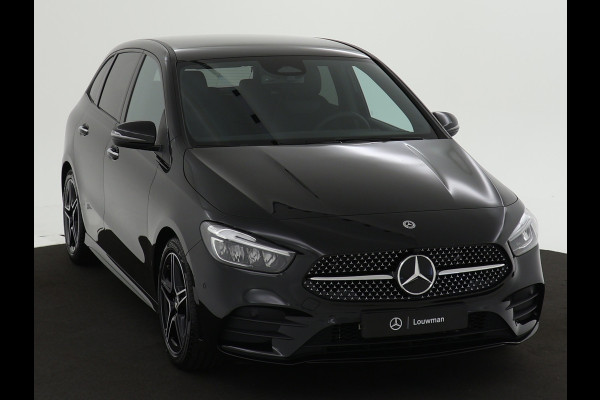 Mercedes-Benz B-Klasse 180 AMG Line LIMITED Edition | Nightpakket | Keyless-Go comfortpakket | Parkeerpakket met achteruitrijcamera | USB-pakket plus | Sfeerverlichting | Dodehoekassistent | EASY PACK achterklep |