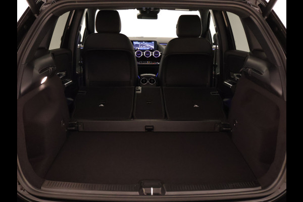 Mercedes-Benz B-Klasse 180 AMG Line LIMITED Edition | Nightpakket | Keyless-Go comfortpakket | Parkeerpakket met achteruitrijcamera | USB-pakket plus | Sfeerverlichting | Dodehoekassistent | EASY PACK achterklep |