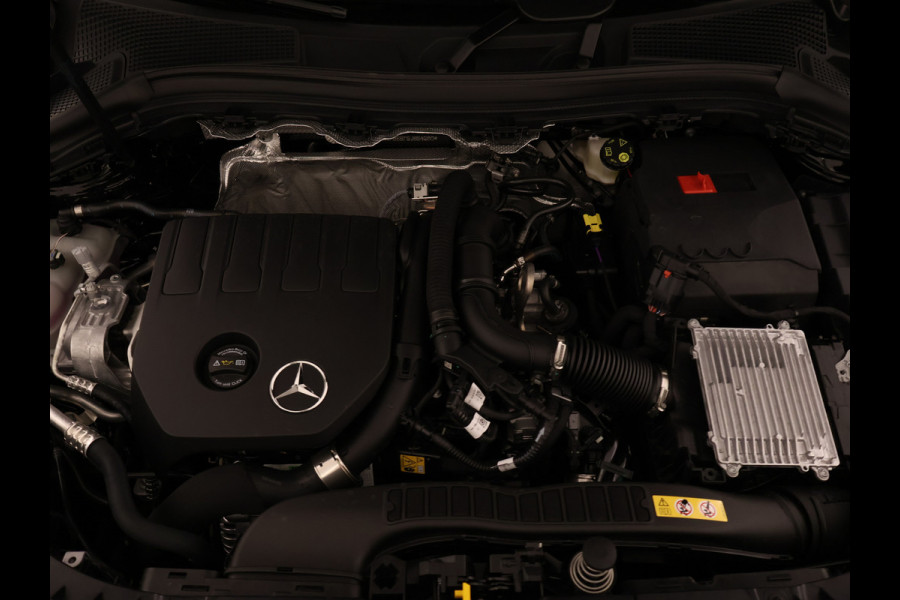 Mercedes-Benz B-Klasse 180 AMG Line LIMITED Edition | Nightpakket | Keyless-Go comfortpakket | Parkeerpakket met achteruitrijcamera | USB-pakket plus | Sfeerverlichting | Dodehoekassistent | EASY PACK achterklep |