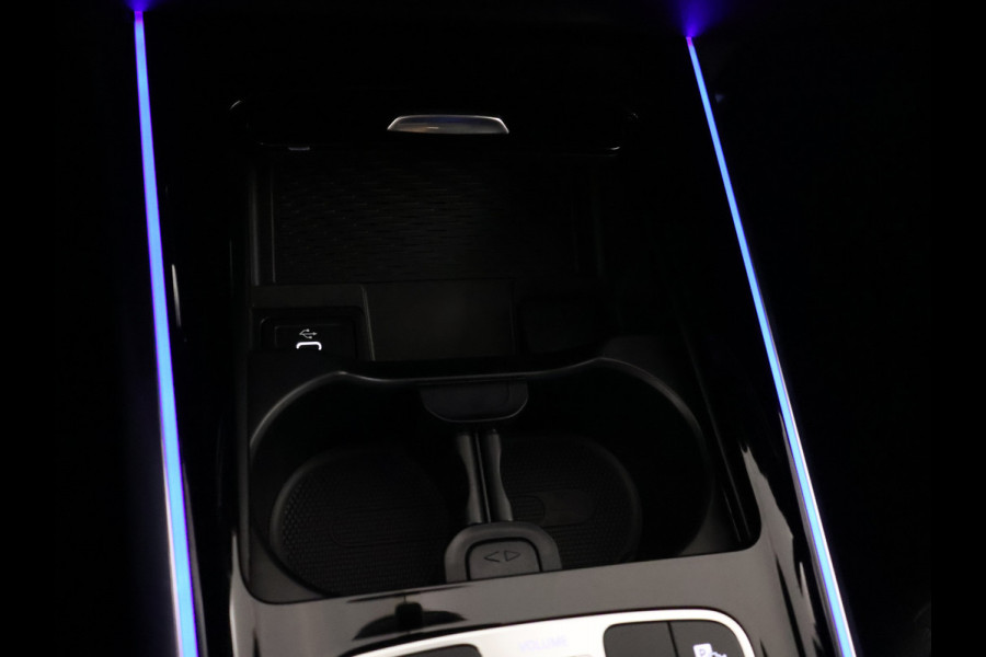 Mercedes-Benz B-Klasse 180 AMG Line LIMITED Edition | Nightpakket | Keyless-Go comfortpakket | Parkeerpakket met achteruitrijcamera | USB-pakket plus | Sfeerverlichting | Dodehoekassistent | EASY PACK achterklep |