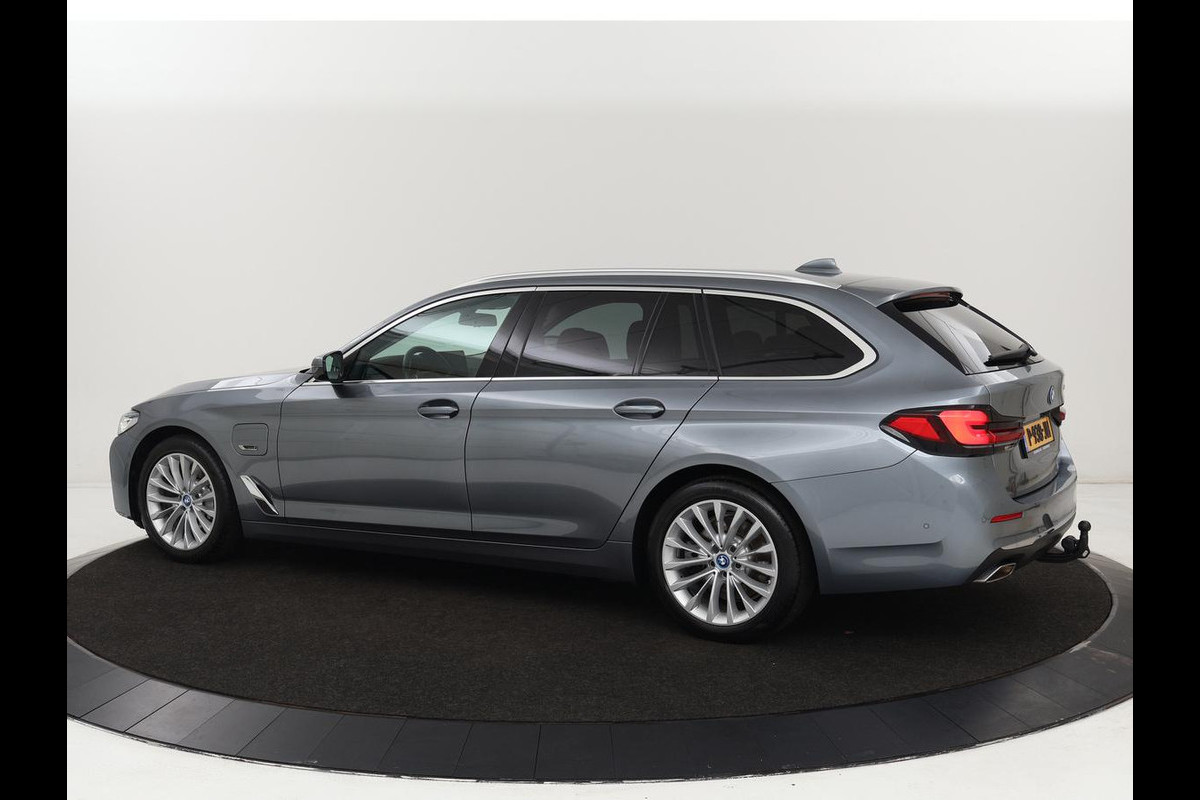 BMW 5 Serie 520e Business Edition Plus | Adaptive cruise | 360 Camera | Luxury Line | Trekhaak | Laserlight | Leder | Stoelverwarming | Live Cockpit | Navigatie | Keyless BMW 5 Serie 520e Business Edition Plus | Adaptive cruise | 360 Camera | Luxury Line | Trekhaak | Laserlight | Leder | Stoelverwarming | Live Cockpit | Navigatie | Keyless