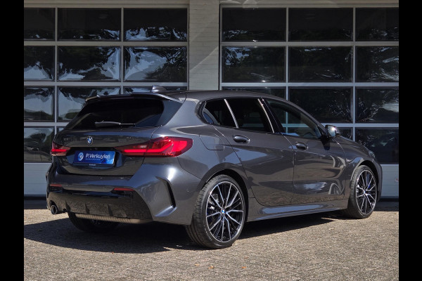 BMW 1-serie 118i High Executive Edition M SPORT | 19 INCH LM VELGEN | LEDER | CAMERA | SPORTSTOELEN |