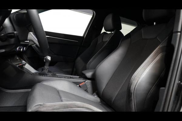 Audi Q3 45 TFSIe Black Optik AUTOMAAT-AUDI SOUND-CAMERA-CARPLAY-DRIVE SELECT-KEYLESS-MATRIX LED-NAVIGATIE