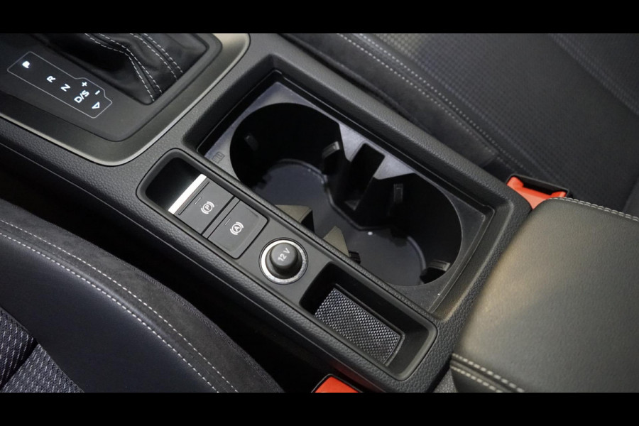 Audi Q3 45 TFSIe Black Optik AUTOMAAT-AUDI SOUND-CAMERA-CARPLAY-DRIVE SELECT-KEYLESS-MATRIX LED-NAVIGATIE