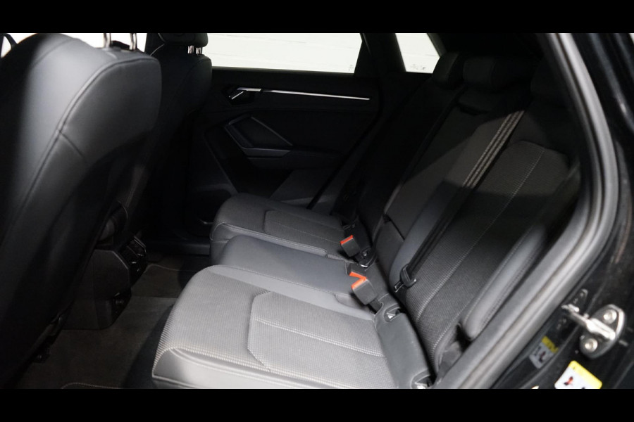 Audi Q3 45 TFSIe Black Optik AUTOMAAT-AUDI SOUND-CAMERA-CARPLAY-DRIVE SELECT-KEYLESS-MATRIX LED-NAVIGATIE