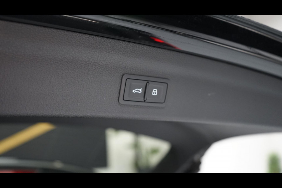 Audi Q3 45 TFSIe Black Optik AUTOMAAT-AUDI SOUND-CAMERA-CARPLAY-DRIVE SELECT-KEYLESS-MATRIX LED-NAVIGATIE