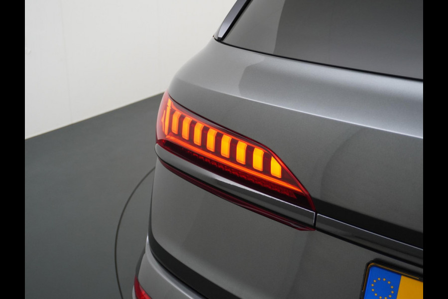 Audi Q7 55 TFSI e quattro S LINE in - exterieur | MEGA VOL! | HEAD UP | LUCHTVERING |360gr | ADD. CRUISE | STOELVERWARMING VOOR+ ACHTER| RIJKLAARPRIJS INCL. 12MND BOVAG