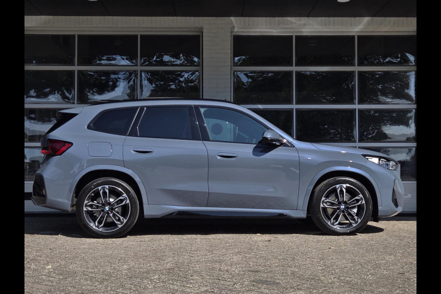 BMW X1 X1 xDrive23i M SPORT | PANORAMADAK | DRIVING PROFF. | HARMAN KARDON | MEMORY SEATS | LEDER |