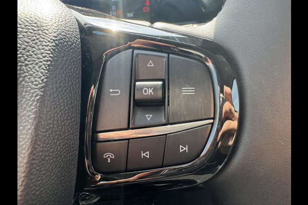 Ford Transit Custom 320 2.5 PHEV L2H1 Sport 233pk | 0,99% Renteactie! | Inklapbare trekhaak | 19 inch lichtmetalen Sport velgen (mat zwart) | Verwarmbaar stuurwiel  | Navigatie systeem | B&O speakers