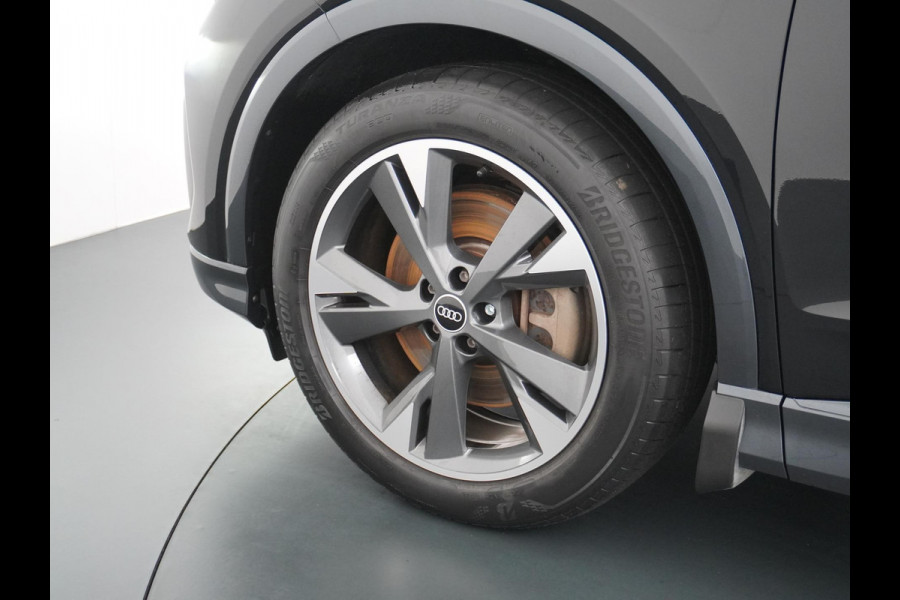 Audi Q4 e-tron 40 Launch edition Advanced 77 kWh RIJKAARPRIJS INCL. 12MND BOVAG | COMPLETE HISTORIE | ADD. CRUISE | TREKHAAK