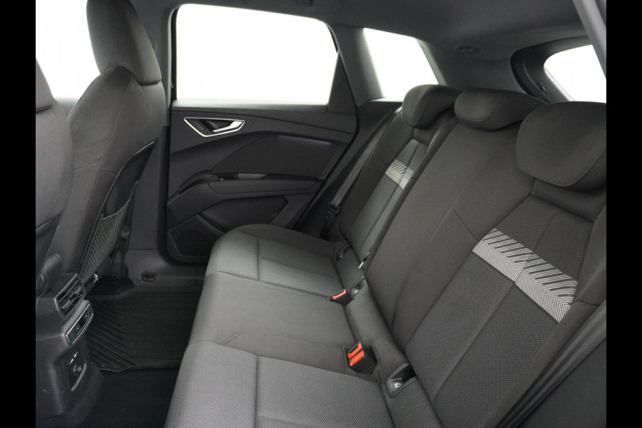 Audi Q4 e-tron 40 Launch edition Advanced 77 kWh RIJKAARPRIJS INCL. 12MND BOVAG | COMPLETE HISTORIE | ADD. CRUISE | TREKHAAK