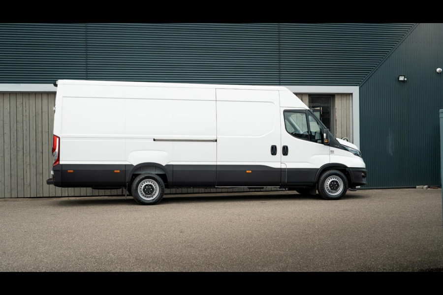 Iveco Daily 35S16V 2.3 410 H2 L4H2 | Direct Leverbaar | Complete Betimmering Laadruimte | Parkeersensoren | Cruise Control