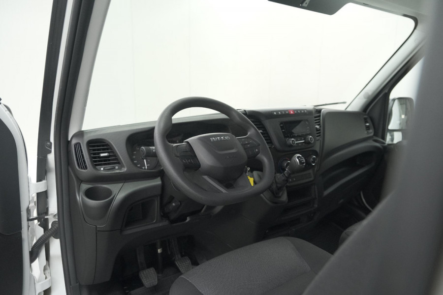 Iveco Daily 35S16V 2.3 410 H2 L4H2 | Direct Leverbaar | Complete Betimmering Laadruimte | Parkeersensoren | Cruise Control
