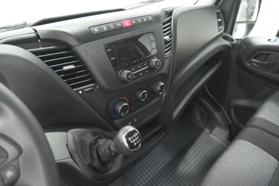Iveco Daily 35S16V 2.3 410 H2 L4H2 | Direct Leverbaar | Complete Betimmering Laadruimte | Parkeersensoren | Cruise Control