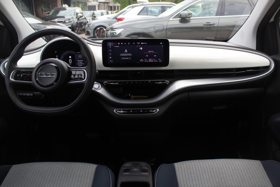 Fiat 500 Icon 42 kWh / SoH 94% / Apple CarPlay / Parkeerhulp achter / Keyless / 16'' / DAB / Cruise Control
