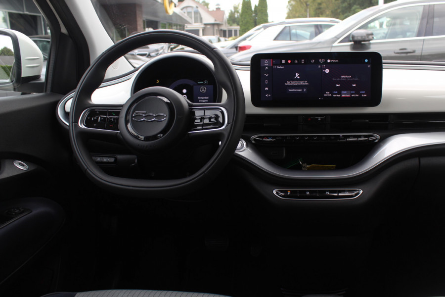 Fiat 500 Icon 42 kWh / SoH 94% / Apple CarPlay / Parkeerhulp achter / Keyless / 16'' / DAB / Cruise Control