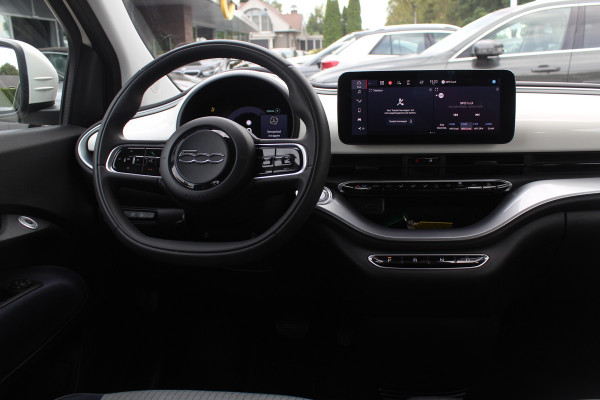 Fiat 500 Icon 42 kWh / SoH 94% / Apple CarPlay / Parkeerhulp achter / Keyless / 16'' / DAB / Cruise Control