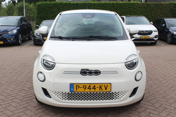 Fiat 500 Icon 42 kWh / SoH 94% / Apple CarPlay / Parkeerhulp achter / Keyless / 16'' / DAB / Cruise Control