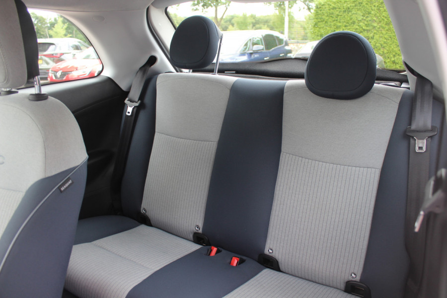 Fiat 500 Icon 42 kWh / SoH 94% / Apple CarPlay / Parkeerhulp achter / Keyless / 16'' / DAB / Cruise Control